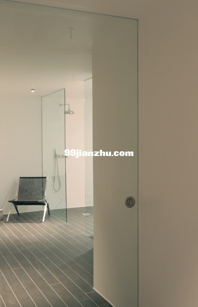 Sanitovstudio:“伊那科斯”水上浮動(dòng)的家