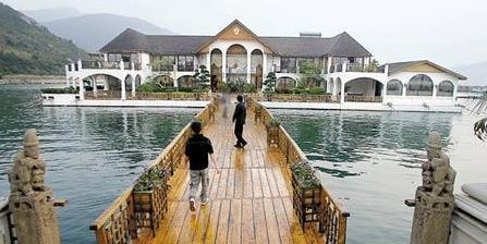 中國(guó)最給力的違章建筑深圳“海上皇宮”重生